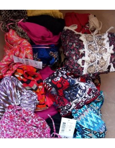 5 kg de tee-shirts, tuniques pour femmes de taille 42 à 50.