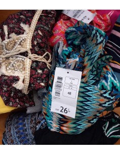 5 kg de tee-shirts, tuniques pour femmes de taille 42 à 50. 2