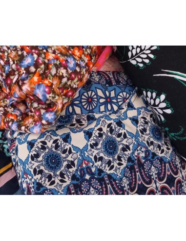 5 kg de tee-shirts, tuniques pour femmes de taille 42 à 50.