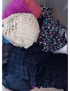 5 kg de tee-shirts, tuniques, pulls divers coloris et imprimés de manches longues pour filles et femmes
