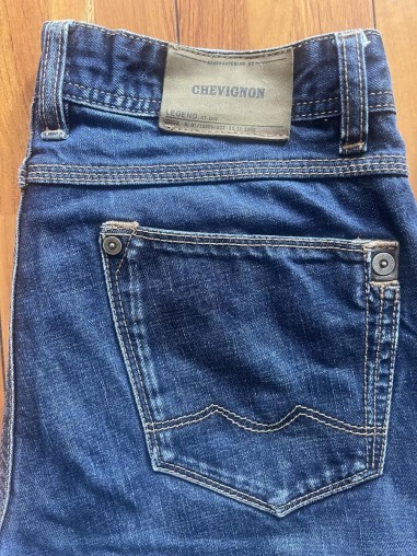 Lot Jean Chevignon et Guess