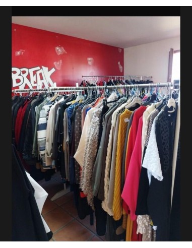Vend lot de vêtements de seconde main femme et chaussures